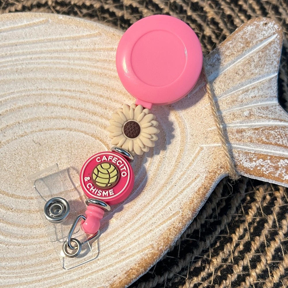 Cafecito Badge Reel